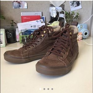 Vans - MTE Browns WOMENS 8 MENS 6.5